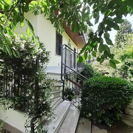 Semesterbostad Maison Montello Varese